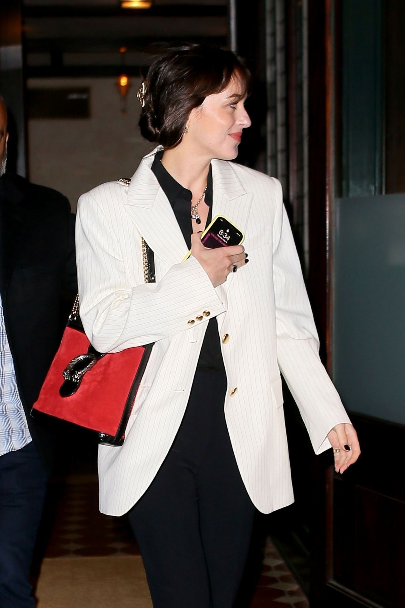 Dakota_Johnson_-_spotted_leaving_her_hotel_for_a_dinner_in_New_York_City2C_0505202203.jpg Dakota_Johnson_-_spotted_leaving_her_hotel_for_a_dinner_in_New_York_City2C_0505202203.jpg