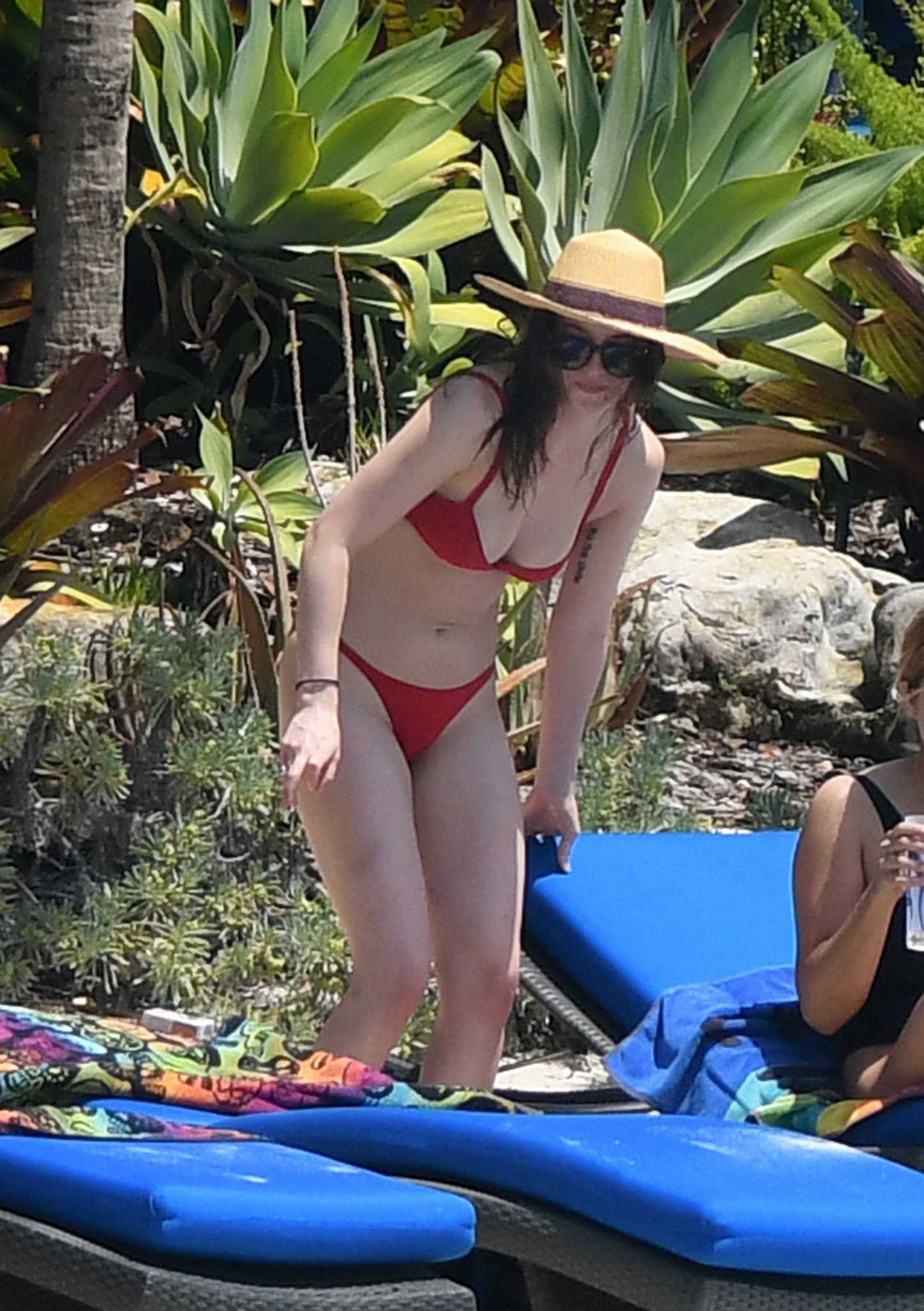 Dakota_Johnson_-_wearing_a_bikini_at_a_beach_in_Miami_on_March_31-37.jpg Dakota_Johnson_-_wearing_a_bikini_at_a_beach_in_Miami_on_March_31-37.jpg