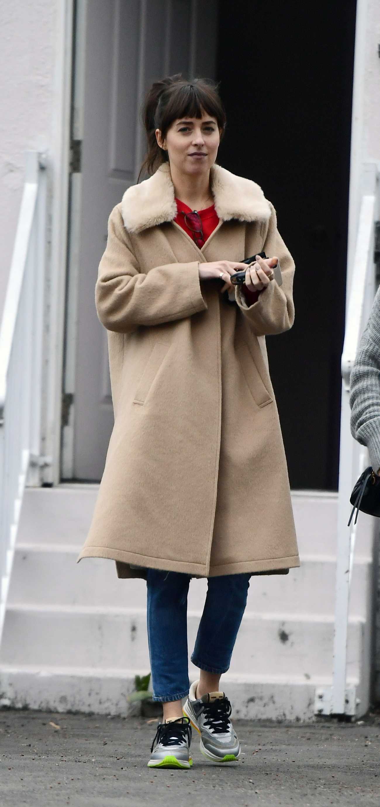Dakota_Johnson_Heads_to_the_Nail_Salon_with_Addison_Timlin_in_Los_Angeles_28December_032C_201929-06.jpg Dakota_Johnson_Heads_to_the_Nail_Salon_with_Addison_Timlin_in_Los_Angeles_28December_032C_201929-06.jpg