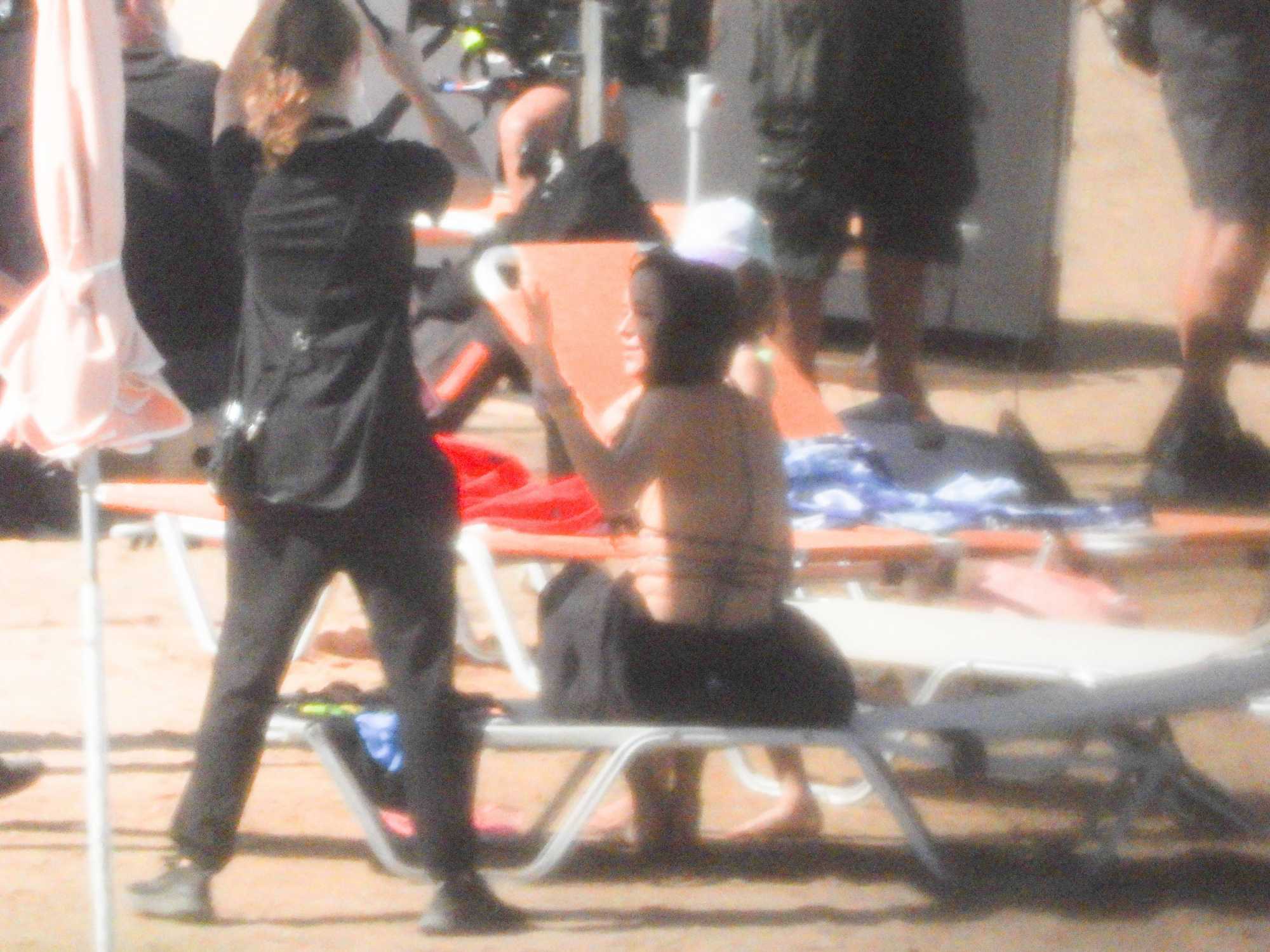 Dakota_Johnson___Olivia_Colman_-_Filming_a_scene_on_a_beach_in_Spetses2C_Greece__10122020-01.jpg