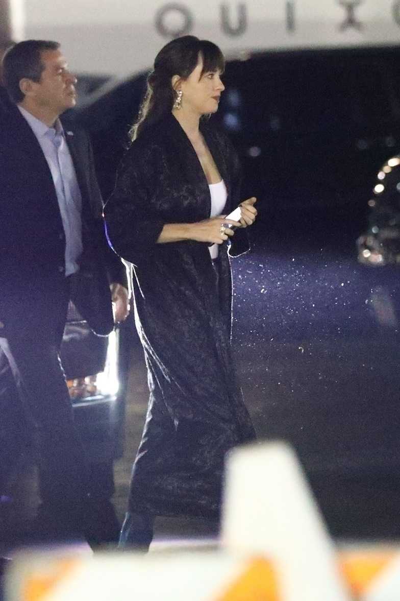 Dakota_Johnson_arriving_at_Jay-Z_and_Beyonce_s_concert_in_Pasadena2C_September_23rd2C_2018-01.jpg