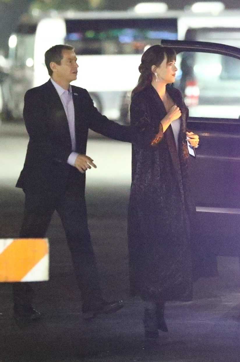 Dakota_Johnson_arriving_at_Jay-Z_and_Beyonce_s_concert_in_Pasadena2C_September_23rd2C_2018-02.jpg