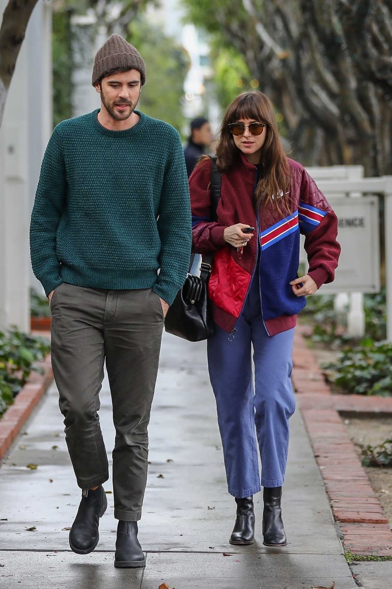 Dakota_Johnson_at_Alfred_Coffee_in_West_Hollywood_28December_042C_201929-01.jpg Dakota_Johnson_at_Alfred_Coffee_in_West_Hollywood_28December_042C_201929-01.jpg