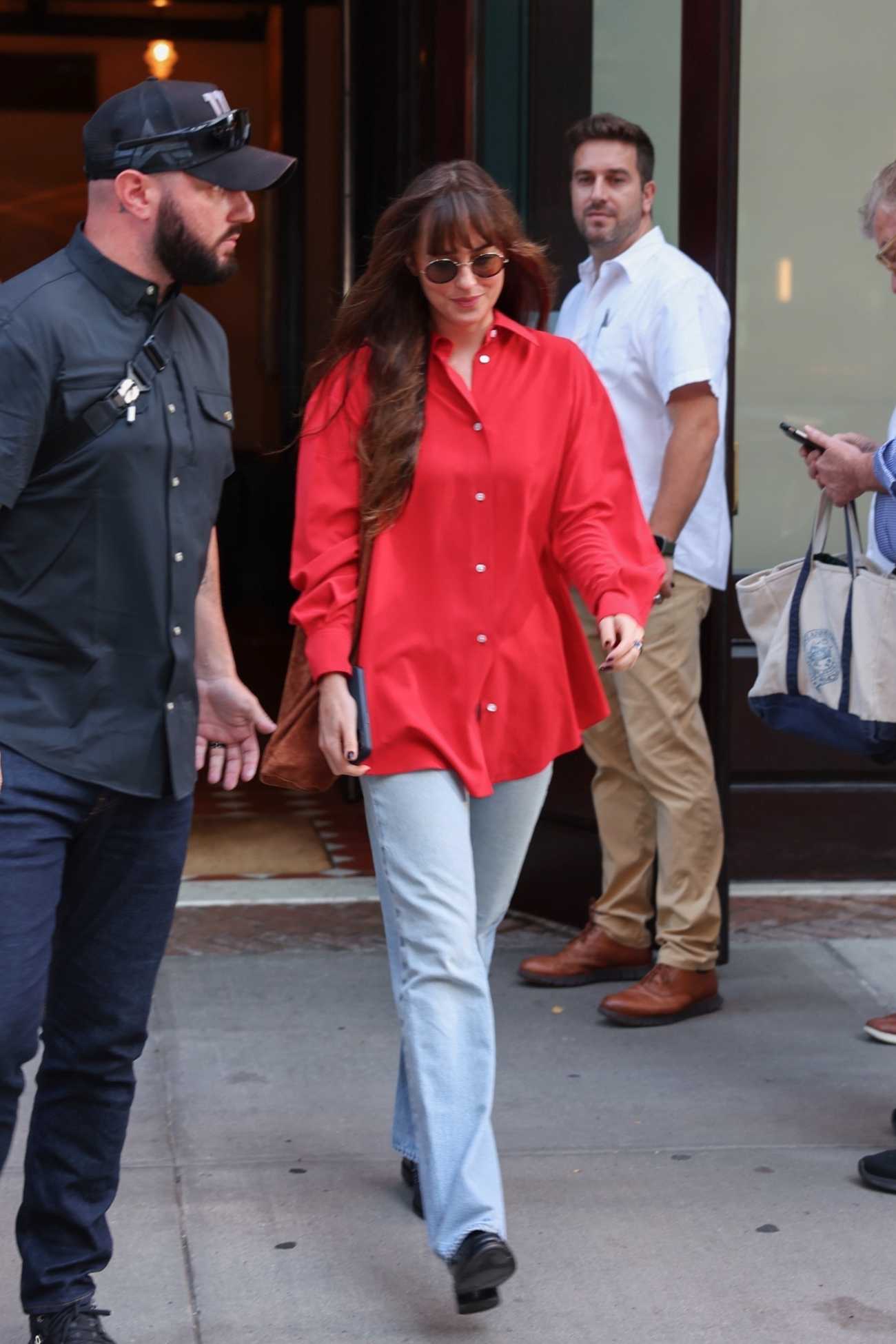 Dakota_Johnson_spends_a_day_out_in_New_York_09052024_02.jpg Dakota_Johnson_spends_a_day_out_in_New_York_09052024_02.jpg