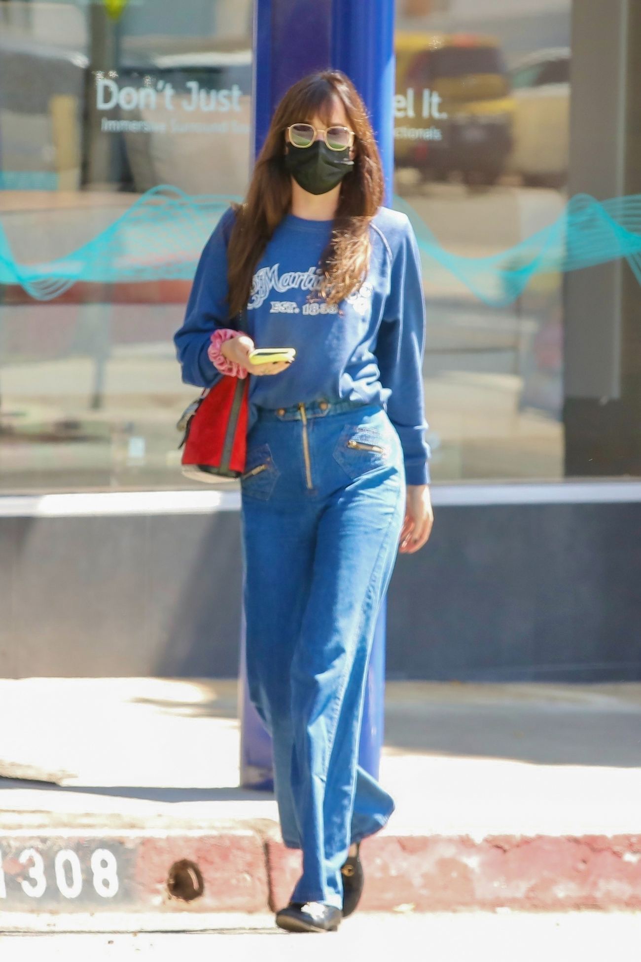 Dakota_Johnson_visits_Sugaring_LA_hair_removal_in_Santa_Monica2C_0510202214.jpg Dakota_Johnson_visits_Sugaring_LA_hair_removal_in_Santa_Monica2C_0510202214.jpg