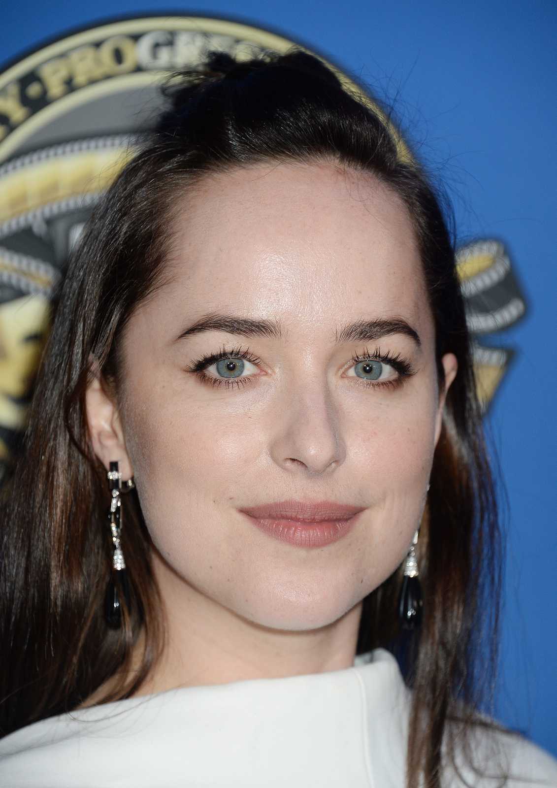 Dakota_Johsnon_-_31st_Annual_ASC_Awards_for_Outstanding_Achievement_in_Cinematography_on_February_4-05.jpg Dakota_Johsnon_-_31st_Annual_ASC_Awards_for_Outstanding_Achievement_in_Cinematography_on_February_4-05.jpg