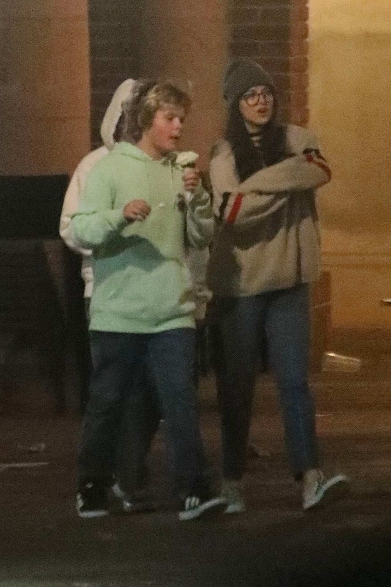 Dakota_Jonhson_-_takes_Moses_Martin_and_his_friend_for_ice_cream_in_Malibu2C_CA_-_January_185.jpg