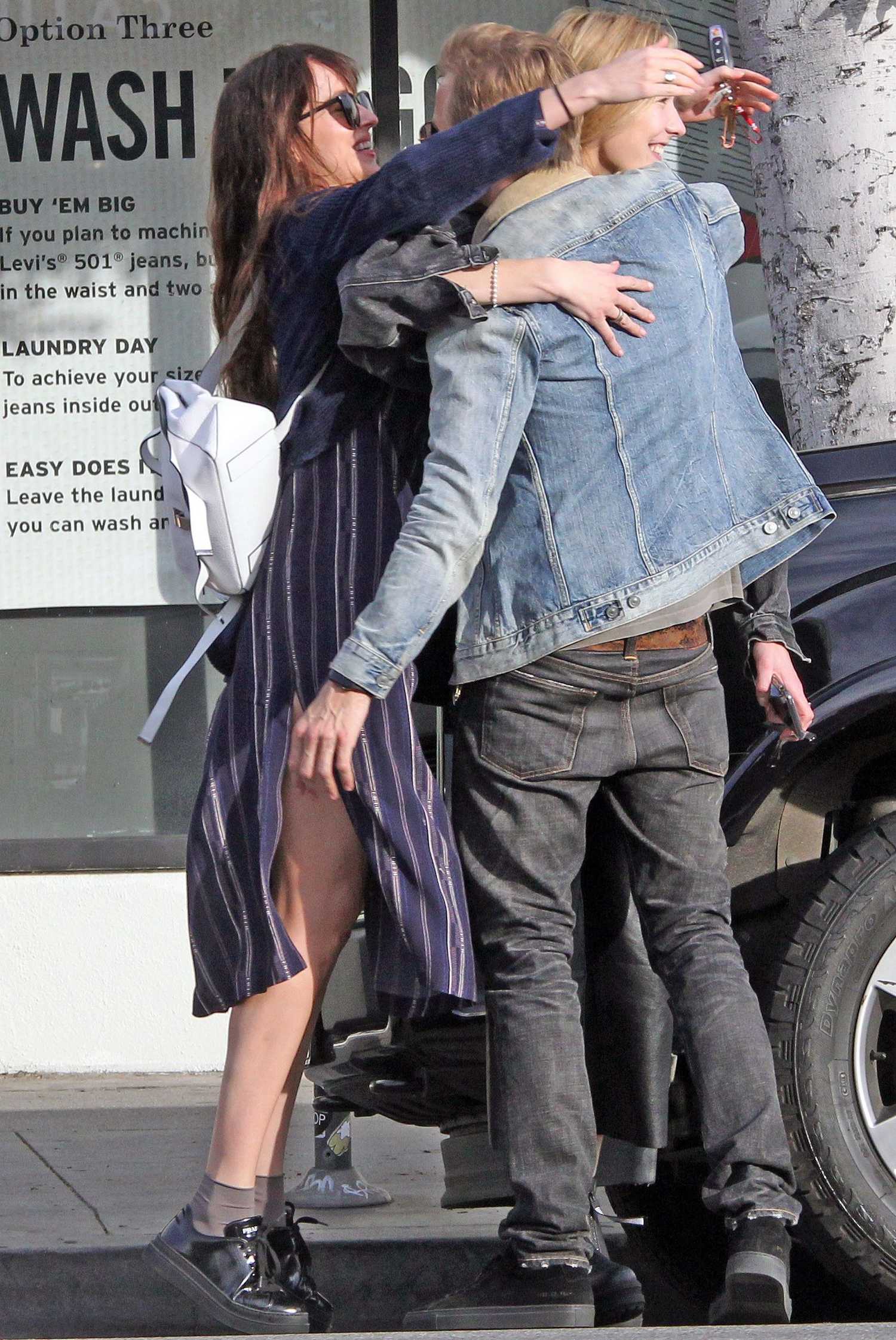 Dakota_with_Grace_and_Jesse_in_Hollywood_yesterday_January_29_2019-01.jpg