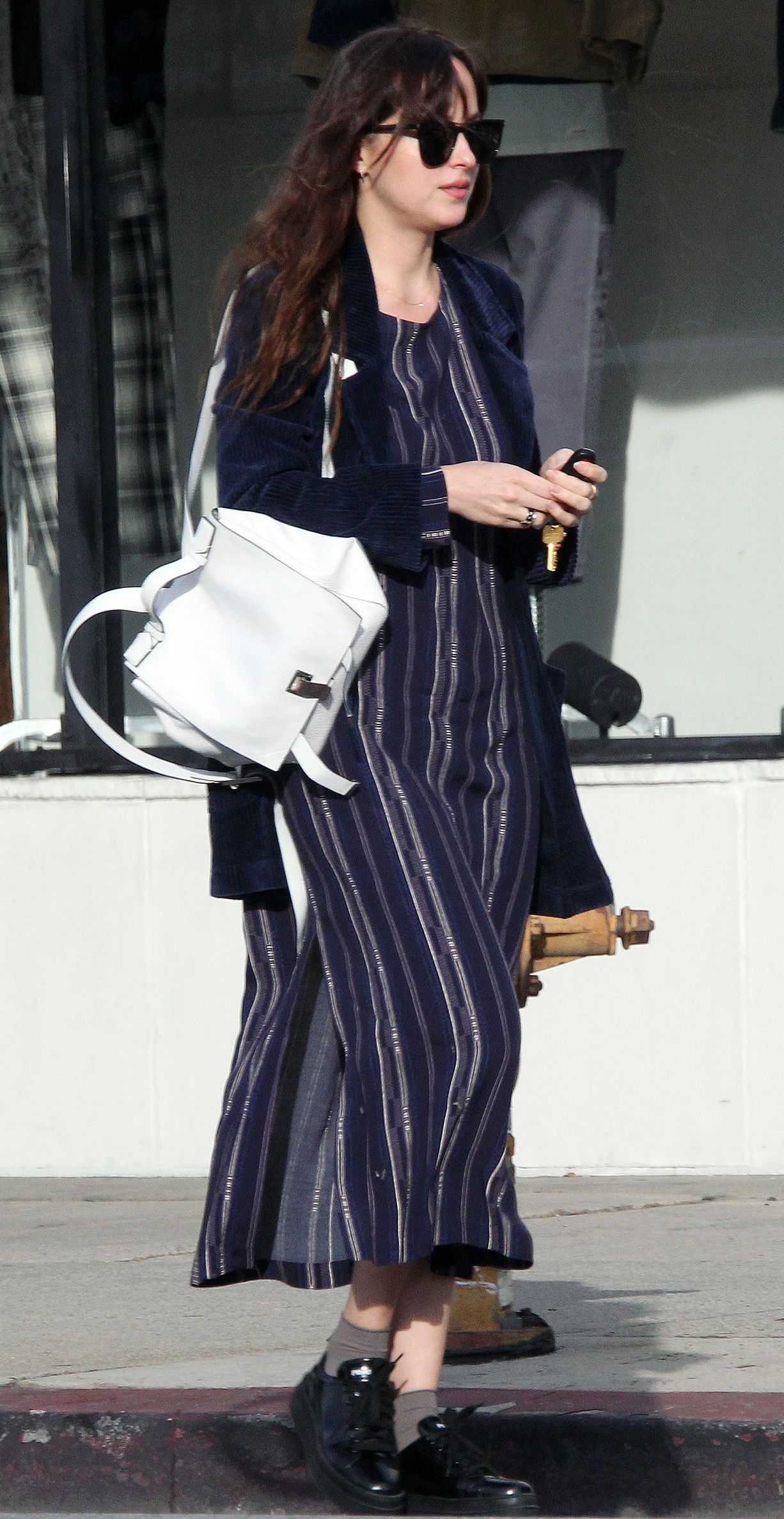 Dakota_with_Grace_and_Jesse_in_Hollywood_yesterday_January_29_2019-02.jpg Dakota_with_Grace_and_Jesse_in_Hollywood_yesterday_January_29_2019-02.jpg