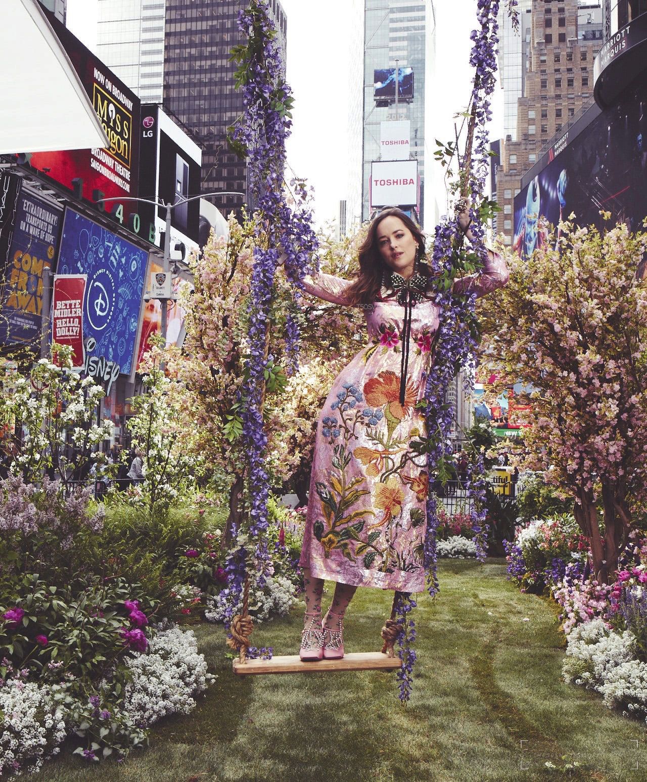 Harper_s_Bazaar_-_02.jpg