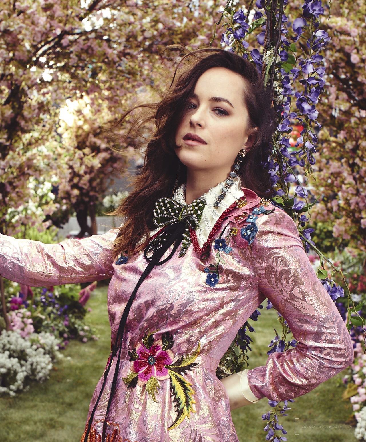 Harper_s_Bazaar_-_07.jpg Harper_s_Bazaar_-_07.jpg