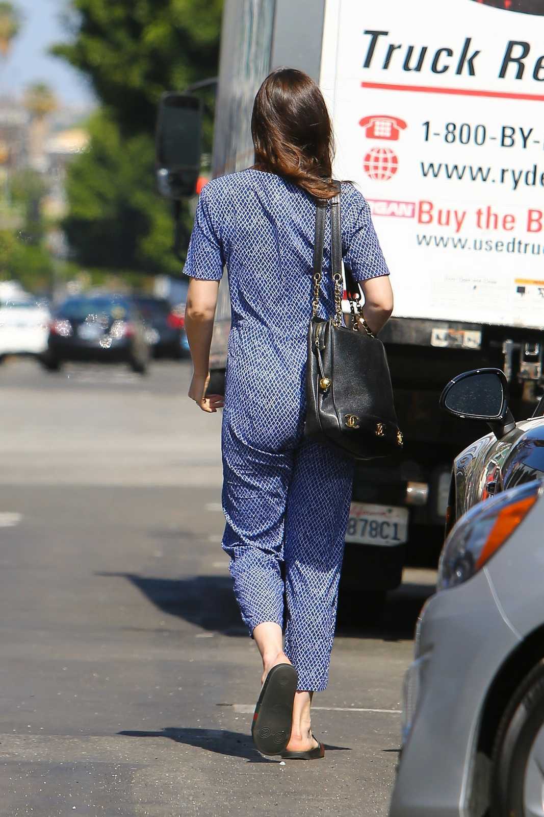 Heading_To_Sweatheory_Spa_and_Health_Club_-_May_7-05.jpg Heading_To_Sweatheory_Spa_and_Health_Club_-_May_7-05.jpg
