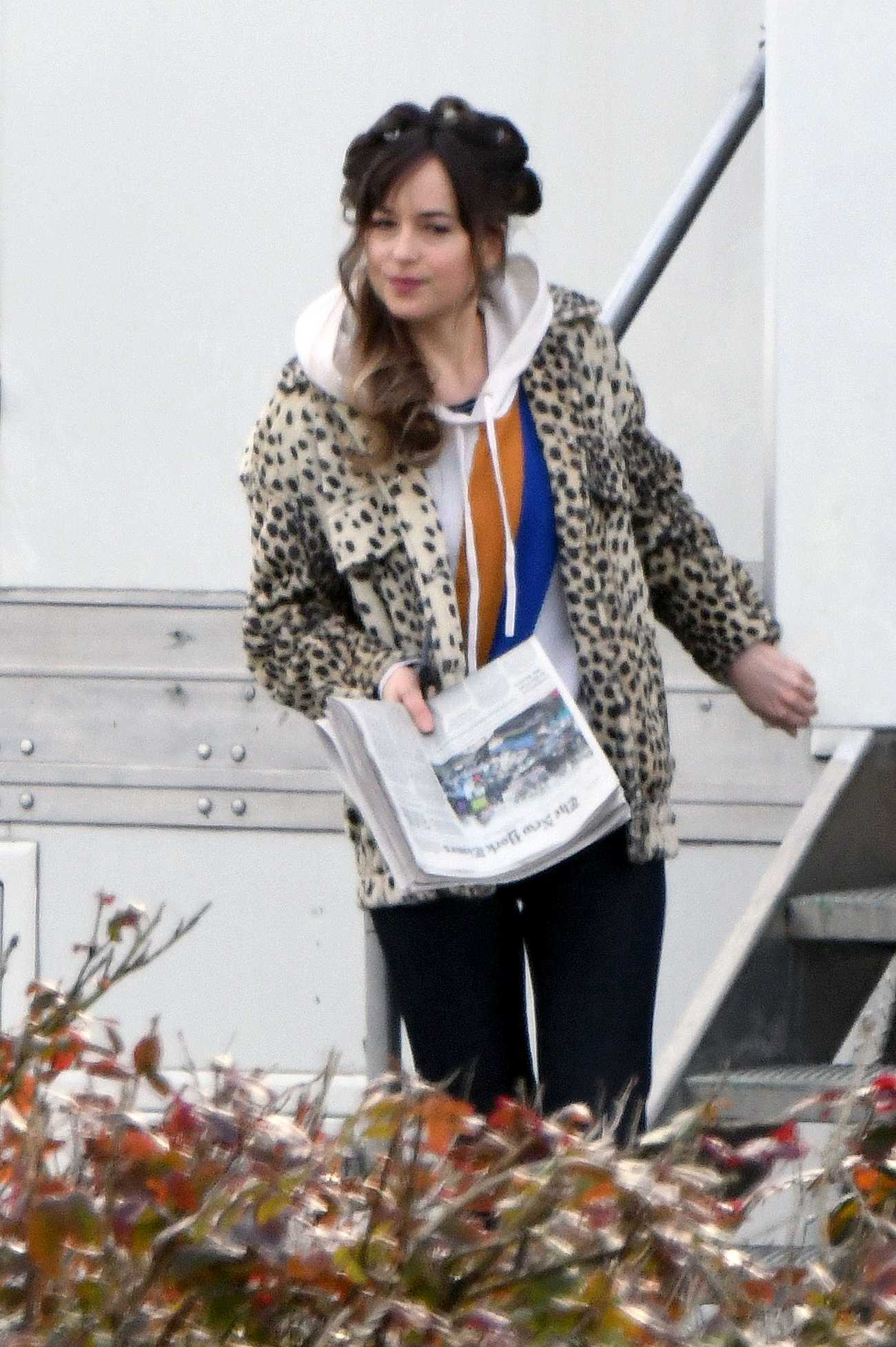 On_The_Set_in_Vancouver2C_Canada_-_February_2100001.jpg