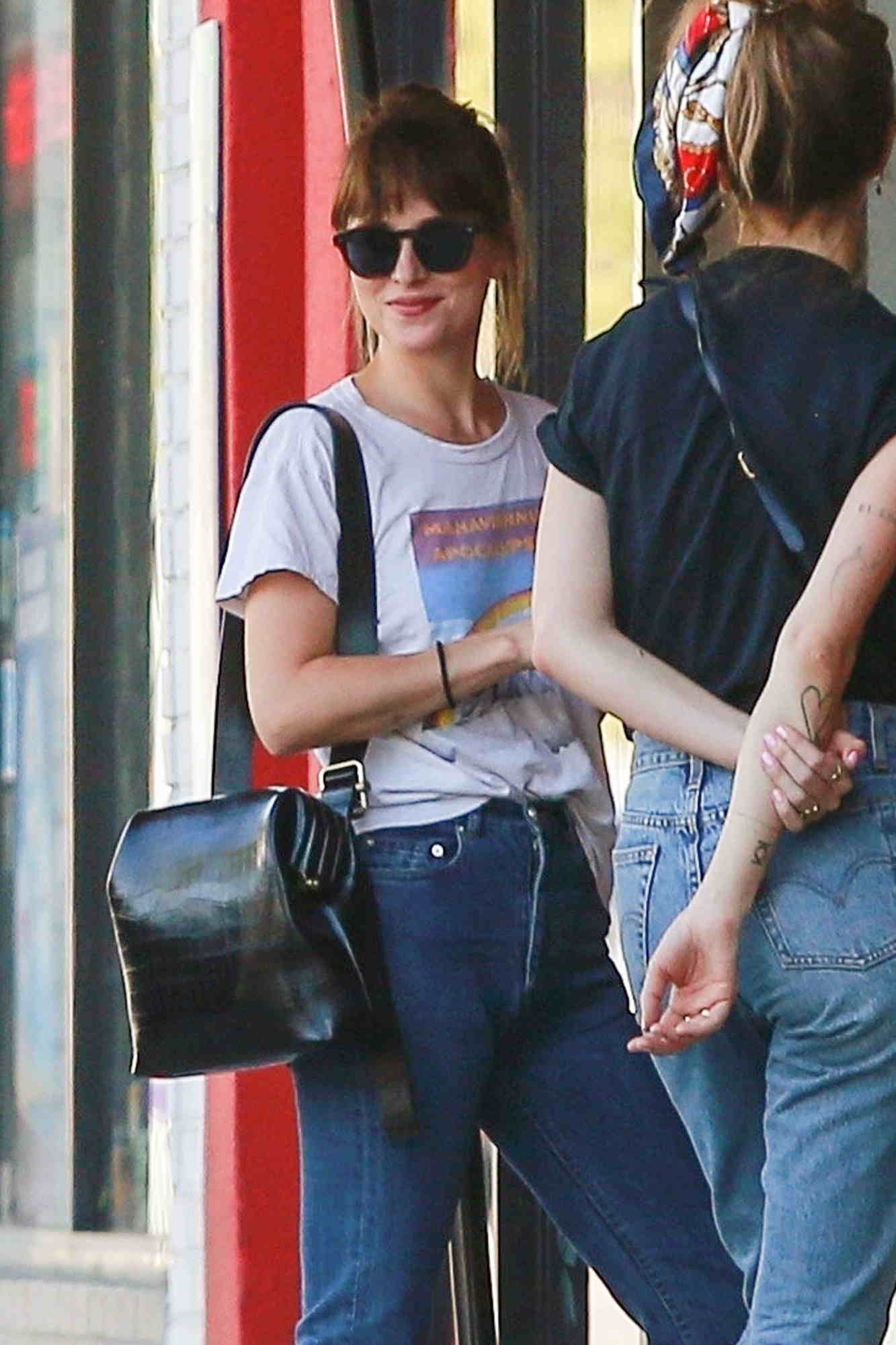 Out_with_a_girlfriend_to_buy_some_antiques_and_stops_by_MedMen_Cannabis_Dispensary_-_October_231.jpg Out_with_a_girlfriend_to_buy_some_antiques_and_stops_by_MedMen_Cannabis_Dispensary_-_October_231.jpg
