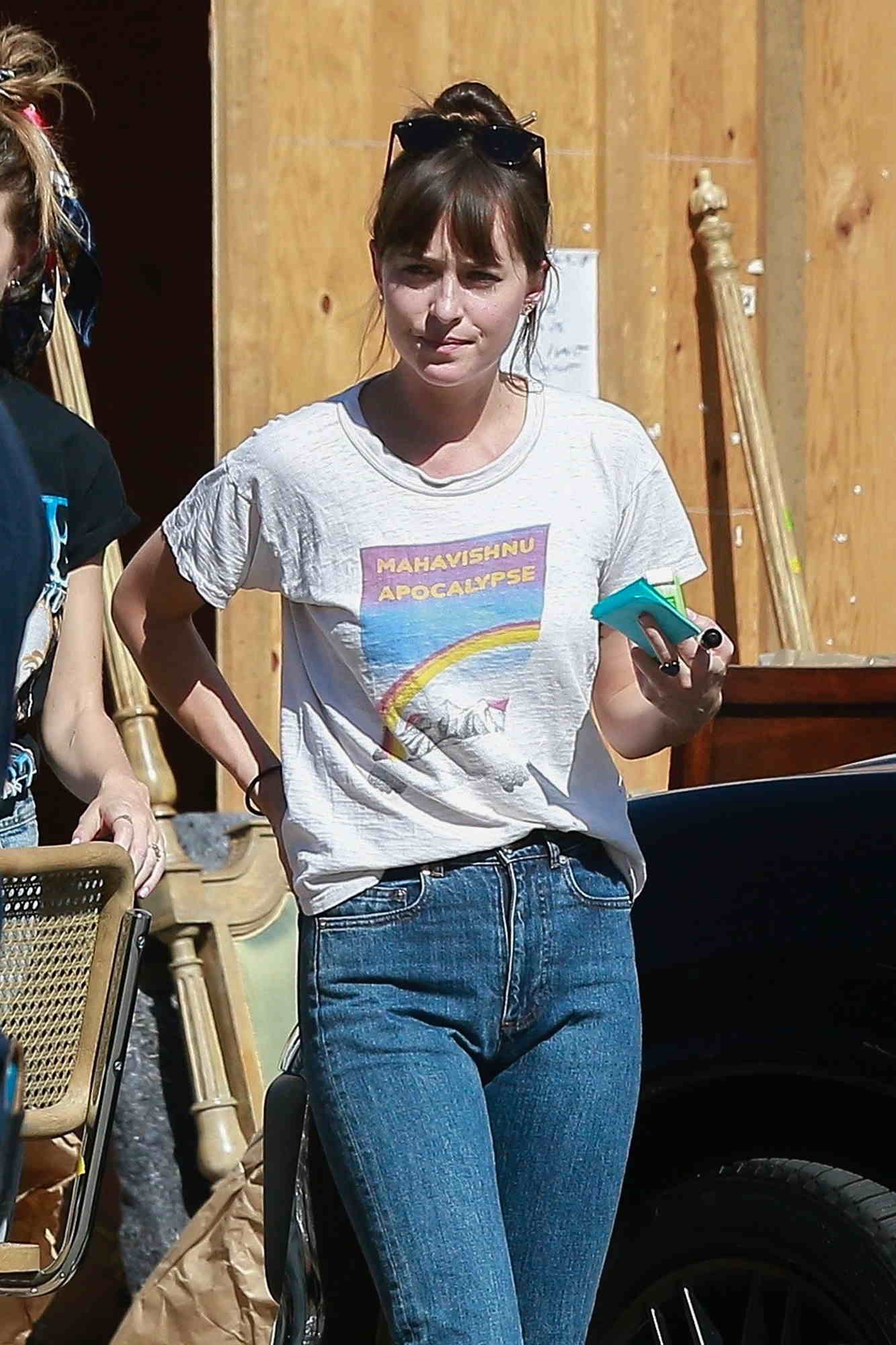 Out_with_a_girlfriend_to_buy_some_antiques_and_stops_by_MedMen_Cannabis_Dispensary_-_October_236.jpg Out_with_a_girlfriend_to_buy_some_antiques_and_stops_by_MedMen_Cannabis_Dispensary_-_October_236.jpg