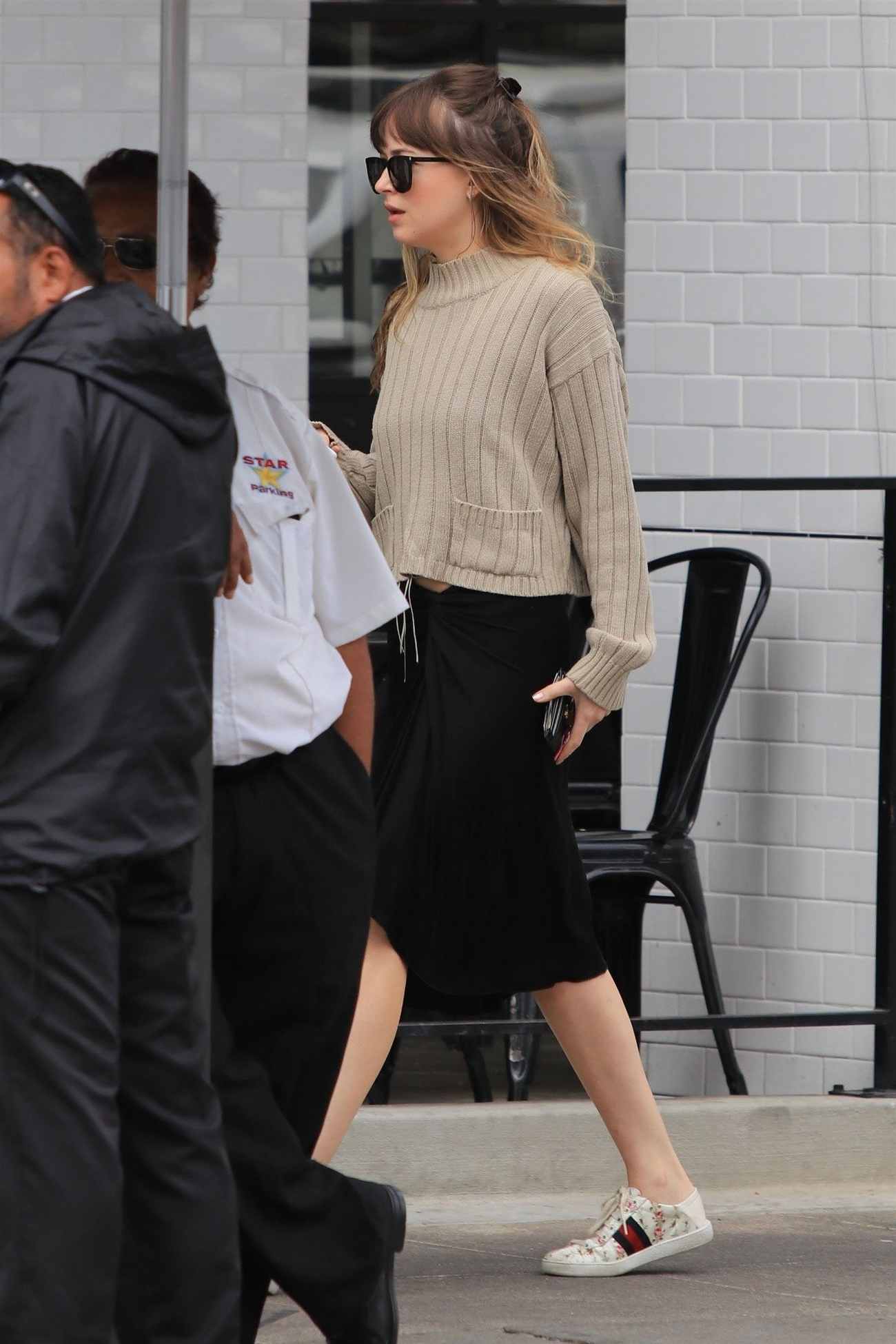 Picking_Up_Coffee_in_LA_-_May_1800005.jpg Picking_Up_Coffee_in_LA_-_May_1800005.jpg