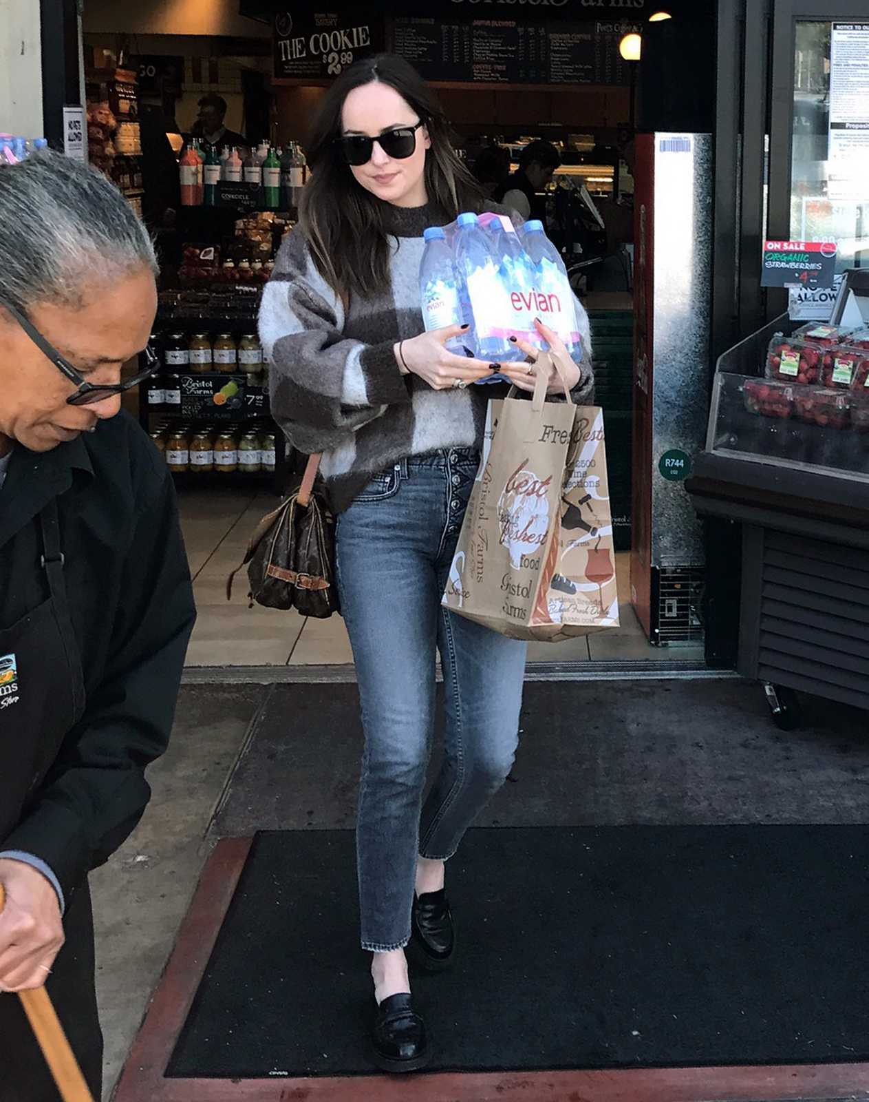 Shopping_In_Los_Angeles_-_March_23-02.jpg