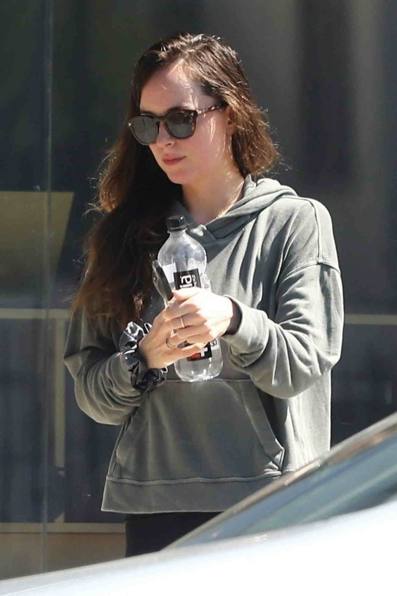 kicked_off_her_day_with_a_workout_in_LA_-_October_23.jpg kicked_off_her_day_with_a_workout_in_LA_-_October_23.jpg