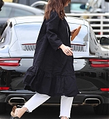 Arriving_At_The_Ralph_Lauren_Store_On_Rodeo_Drive_In_Los_Angeles_-_April_25-02.jpg