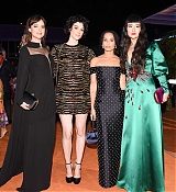Dakota_Johnson_-_2018_LACMA_Art_2B_Film_Gala_Inside_in_Los_Angeles2C_CA_-_November_32C_2018-08.jpg