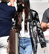 Dakota_Johnson_-_Arrives_at_Venice_s_Marco_Polo_Airport_09032021_00002.jpg