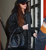 Dakota_Johnson_-_Arriving_to_a_spa_in_New_York_0205202401.jpg