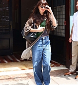 Dakota_Johnson_-_Checking_out_of_her_Tribeca_hotel2C_New_York_City_-_July_112C_2025_03.jpg