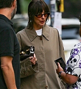 Dakota_Johnson_-_Keeps_it_casual_out_and_about_in_New_York_City_-_June_32C_2025_02.jpg