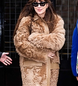 Dakota_Johnson_-_Leaving_her_hotel_in_Tribeca2C_New_York_0127202401.jpg