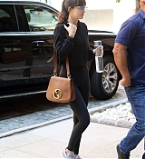 Dakota_Johnson_-_Out_in_New_York_0606202206.jpg