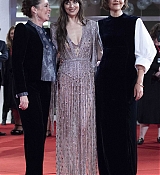 Dakota_Johnson_-_The_Lost_Daughter_Premiere_during_the_78th_Venice_International_Film_Festival_on_September_032C_2021_00021.jpg