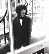 Dakota_Johnson_-_Tom_Schirmacher_for_ELLE_UK_June_2025_02.jpg