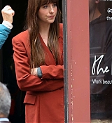 Dakota_Johnson_-_seen_at_the_movie_set_of_the__Materialists__in_New_York_May_162C_2024_45.jpg