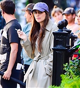 Dakota_Johnson_-_seen_at_the_movie_set_of_the__Materialists__in_New_York_May_282C_2024_01.jpg