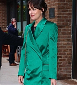 Dakota_Johnson_-_spotted_leaving_The_Greenwich_Hotel_in_New_York_City2C_0504202203.jpg