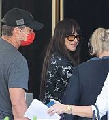 Dakota_Johnson_outside_the_Hotel_Excelsior_in_Venice2C_Italy_9321_00002.jpg