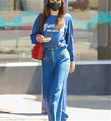 Dakota_Johnson_visits_Sugaring_LA_hair_removal_in_Santa_Monica2C_0510202214.jpg